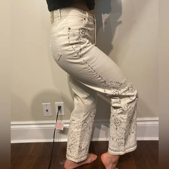 Embroidered Jeans - Picture 2 of 12